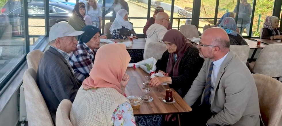 Aşure Günü’nün Bereketi Büyüklerle Paylaşıldı… - GÜNDEM