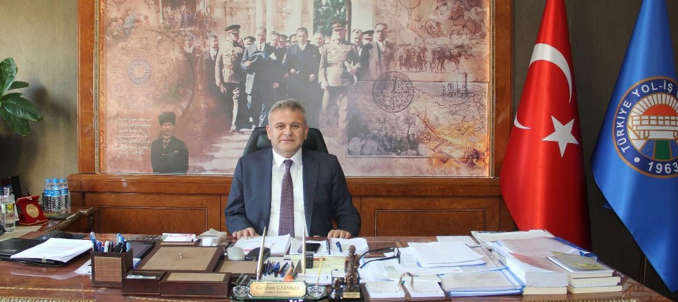 Gökhan GEDİKLİ: “Bizim çocuklarımız gülsün diye kendi çocuklarını yetim bırakan yiğitler var” - GÜNDEM