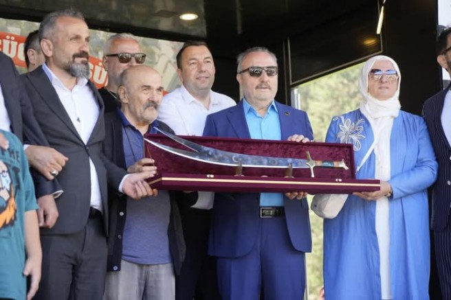 TRABZON’DA KÖKLÜ AİLE 10 BİN KİŞİ İLE YAYLA FESTİVALİ'NDE BULUŞUYOR - MAGAZİN